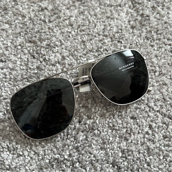 Authentic Burberry  Sunglasses New - Picture 2 of 7